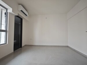 Room in 1 BHK Apartment at Piramal Vaikunth A Class Homes, Balkum Pada – for Rent