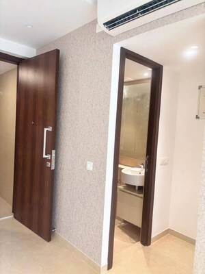 Furnished Amenities in 2 BHK Apartment at Hiranandani Highland, Powai – for Rent