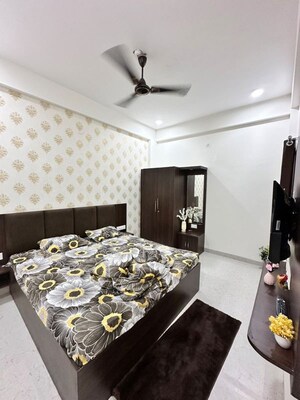 Bedroom in 1 BHK Builder Floor at Mahalaxmi Nagar – for Rent