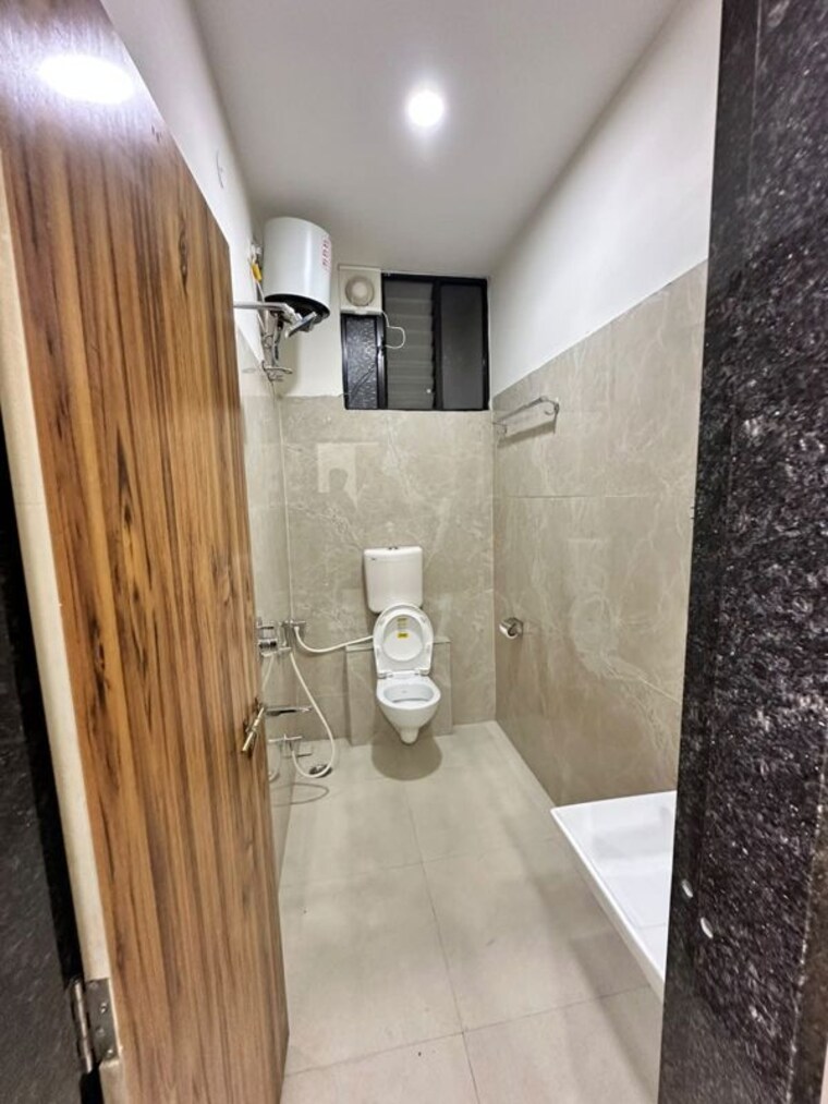 Bathroom, mahalaxmi nagar 1 Bedroom 450 Sq.Ft. Builder Floor In Mahalaxmi Nagar Indore 10577172
