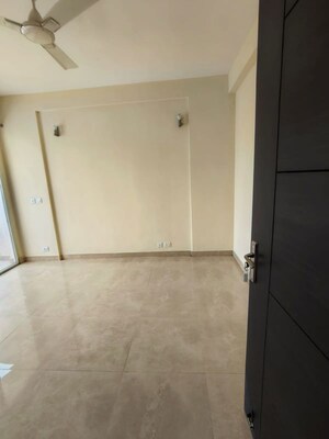 Room in 3 BHK Apartment at Signature Global Park 4 and 5, Sohna Sector 36 – for Rent