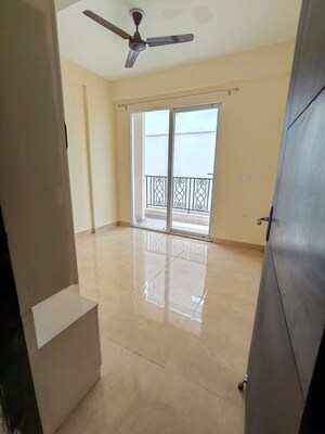Room in 3 BHK Apartment at Signature Global Park 4 and 5, Sohna Sector 36 – for Rent