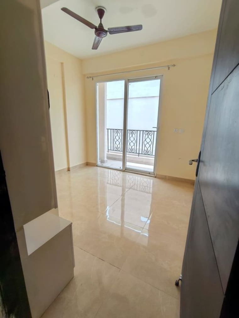 Room, signature-global-park-4-and-5 3 Bedroom 1120 Sq.Ft. Apartment In Sohna Sector 36 Gurgaon 10577187