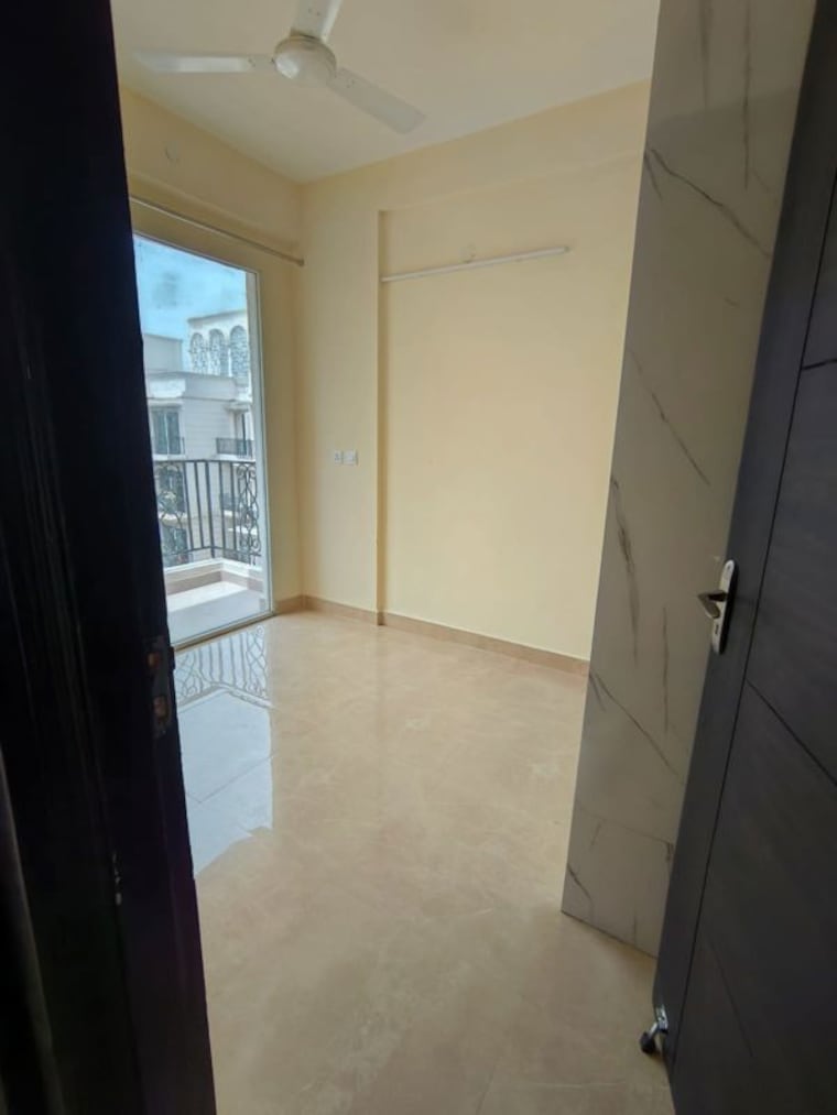 Room, signature-global-park-4-and-5 3 Bedroom 1120 Sq.Ft. Apartment In Sohna Sector 36 Gurgaon 10577187