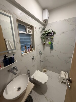 1 BHK Apartment For Rent in Madhur CHS, Malad West