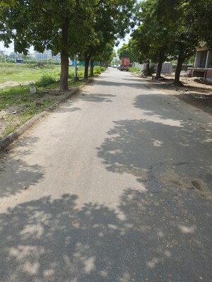 Parking in 6+ BHK Independent House at BPTP Parkland, Sector 75 – for Sale
