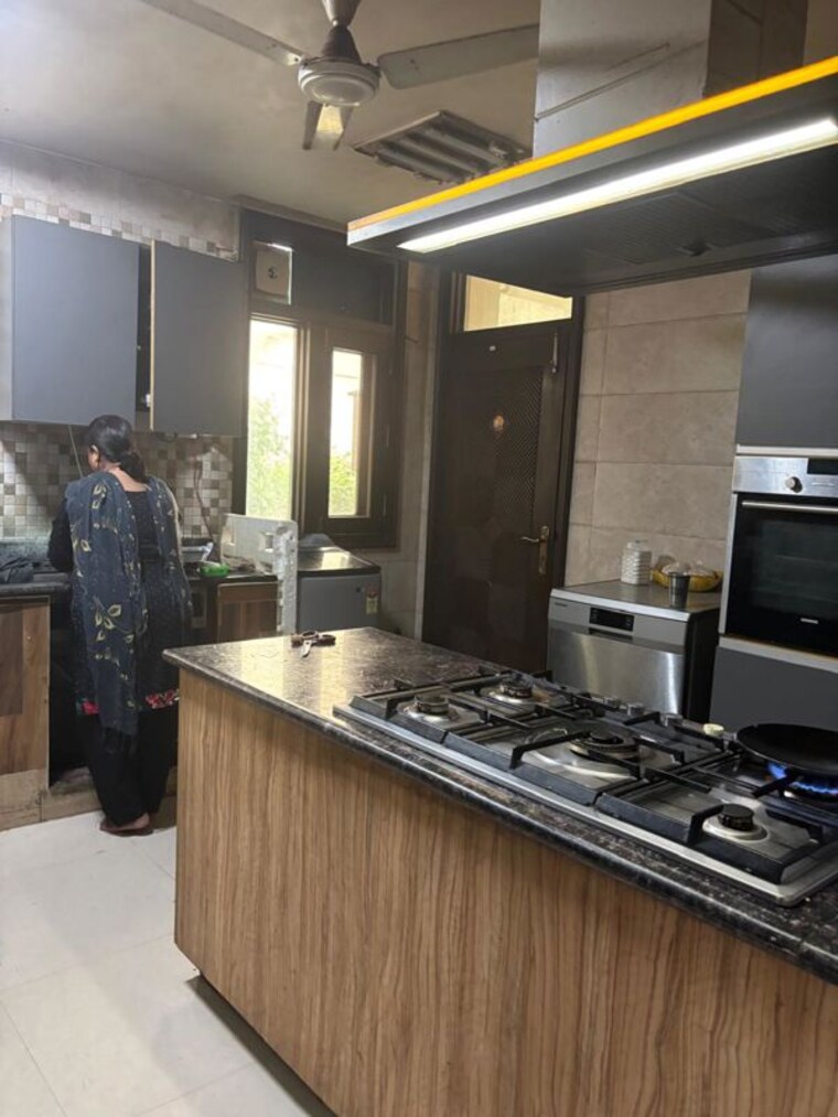Kitchen, sector 27 2 Bedroom 1500 Sq.Ft. Villa In Sector 27 Noida 10577197