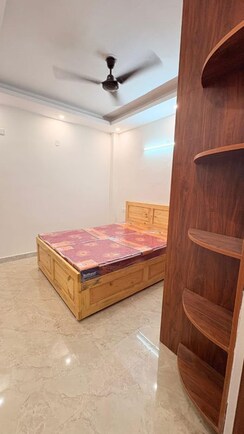 1 BHK + Extra Room Builder Floor For Rent in Sector 46