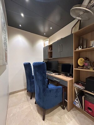 Kitchen in 4 BHK Builder Floor at DLF Independent Floors, Dlf City Phase 3 – for Sale