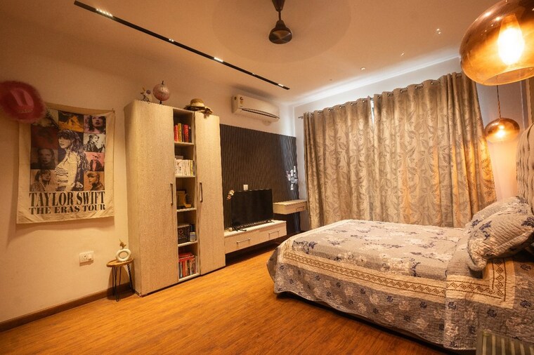 Living Room, dlf-independent-floors 4 Bedroom 500 Sq.Yd. Builder Floor In Dlf City Phase 3 Gurgaon 10577215