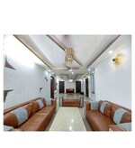 4 BHK + Servant Room 260 Sq.Yd. Builder Floor in SS Aaron Ville