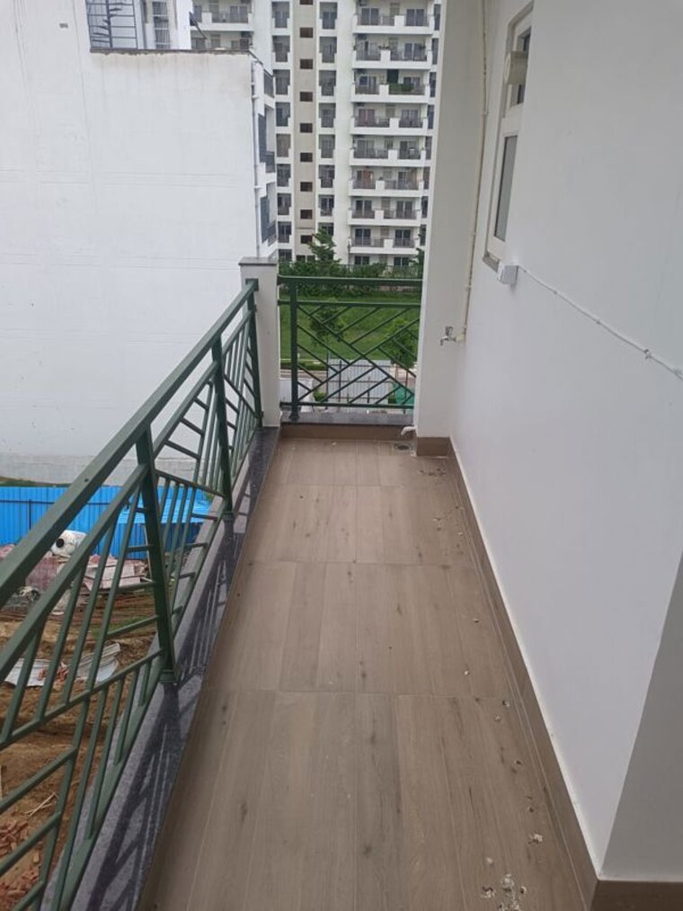 Balcony, ss-aaron-ville 4 Bedroom 260 Sq.Yd. Builder Floor In Sector 48 Gurgaon 10577218