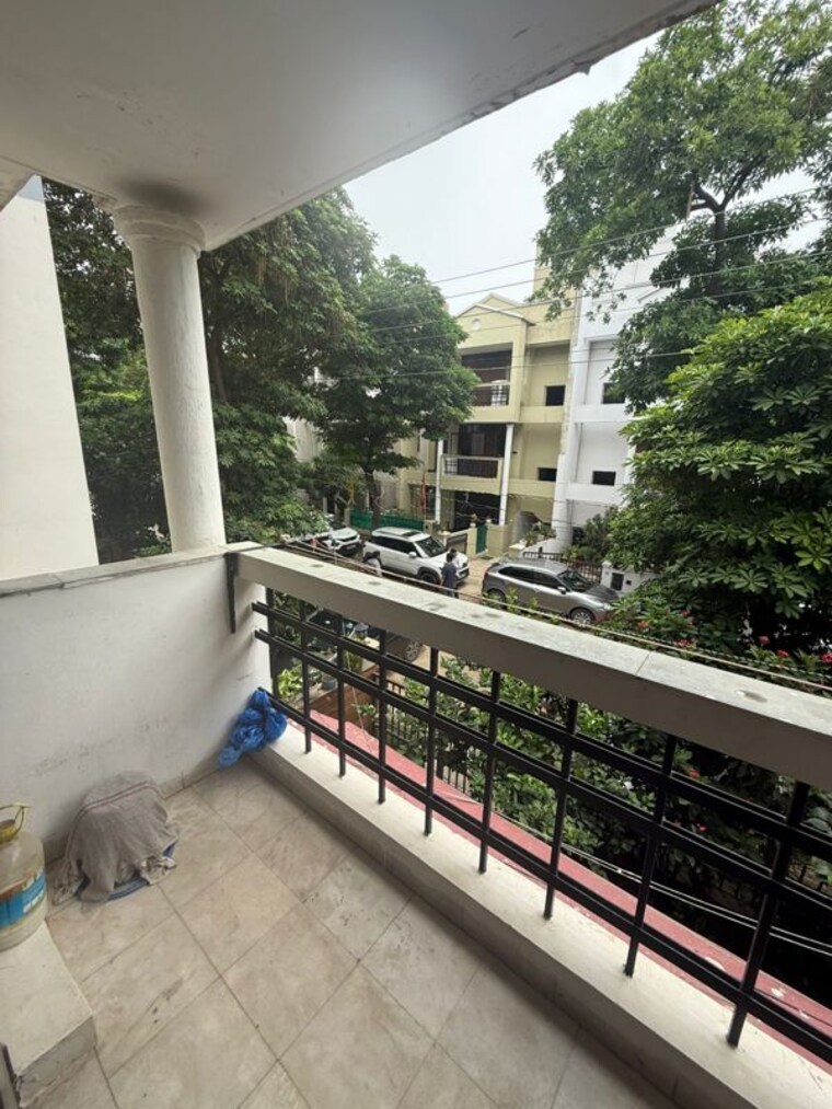 Balcony, sector 57 2 Bedroom 160 Sq.Yd. Builder Floor In Sector 57 Gurgaon 10577260