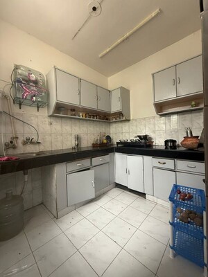 Kitchen in 2 BHK Builder Floor at Sector 57 – for Rent