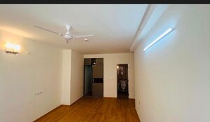 Room in 2.5 BHK Apartment at Mantri Lithos, Thanisandra – for Rent