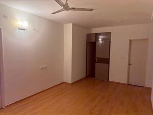 Room in 2.5 BHK Apartment at Mantri Lithos, Thanisandra – for Rent