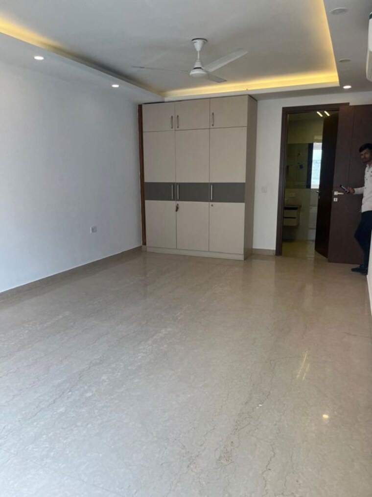 Room, sector 43 3 Bedroom 300 Sq.Yd. Builder Floor In Sector 43 Gurgaon 10577278