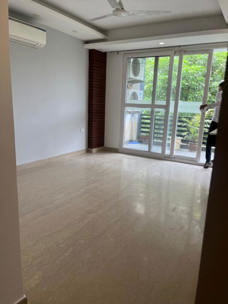 Room, sector 43 3 Bedroom 300 Sq.Yd. Builder Floor In Sector 43 Gurgaon 10577278