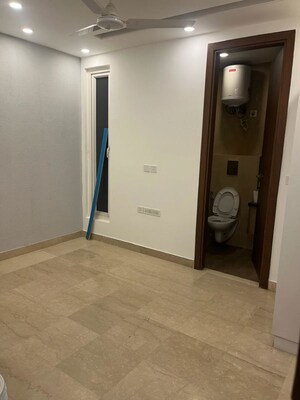 Room in 3 BHK Builder Floor at Sector 43 – for Rent