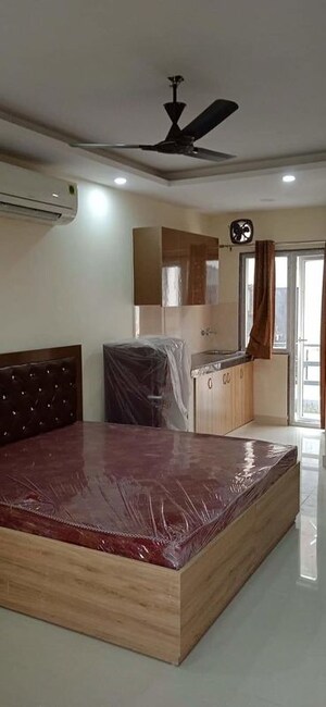Living Room in 1 RK Independent House at Sector 14 – for Rent