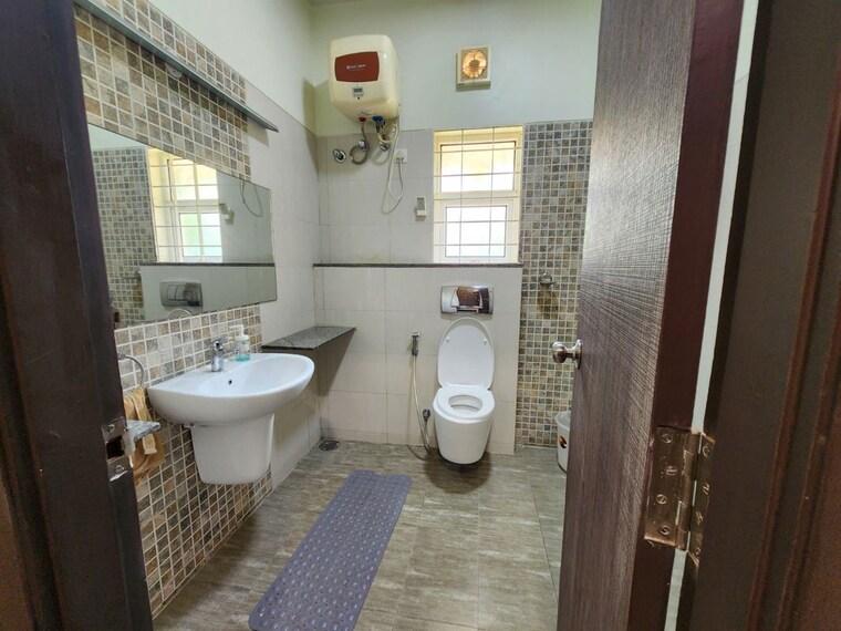 Bathroom, n-k-leasing-villa-scapes 4 Bedroom 4100 Sq.Ft. Villa In Kokapet Hyderabad 10577293