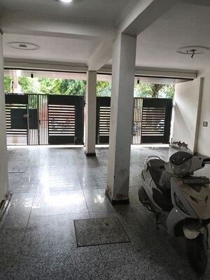 Parking in 4 BHK Builder Floor at Mohan Meekin Society, Vasundhara Sector 18 – for Rent