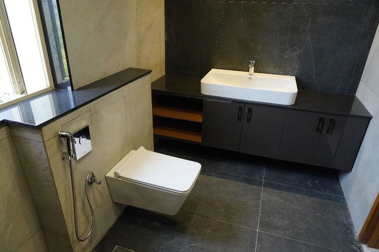 Bathroom, gold-fish-zresta  5896 Sq.Ft. Villa In Kokapet Hyderabad 10577306
