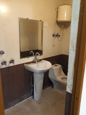 Team Area in 1 RK Independent House at Sector 14 – for Rent