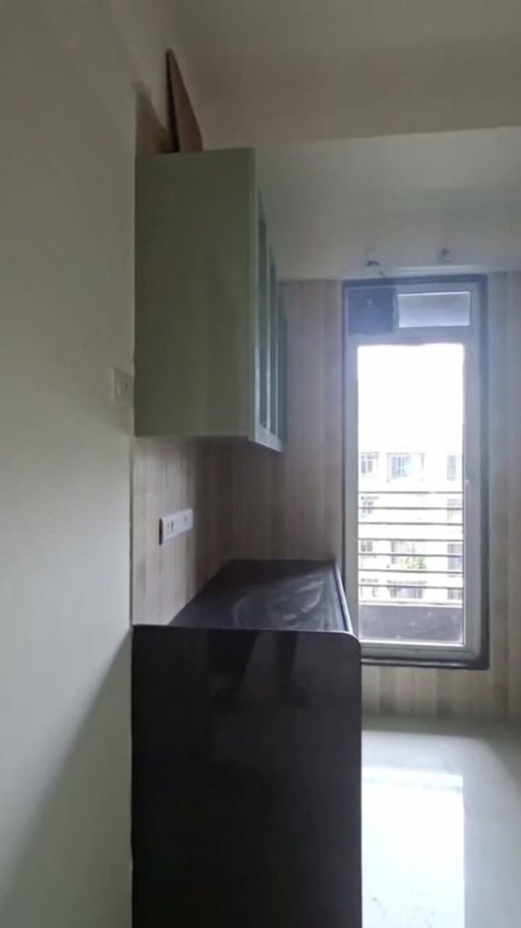 Bathroom, sheth-zuri 3 Bedroom 850 Sq.Ft. Apartment In Laxmi Nagar Thane 10577334