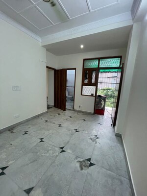 Room in 3 BHK Builder Floor at Maya Homes, Indrapuram – for Rent