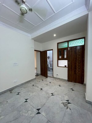 Room in 3 BHK Builder Floor at Maya Homes, Indrapuram – for Rent