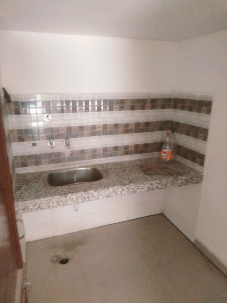undefined, prem-satyam-swastik-apartment Commercial Shop 95 Sq.Yd. In Patiala Road Zirakpur 10577339