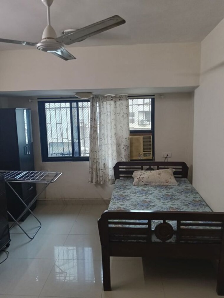 Bedroom, lokhandwala complex 3 Bedroom 1300 Sq.Ft. Apartment In Lokhandwala Complex Mumbai 10577349