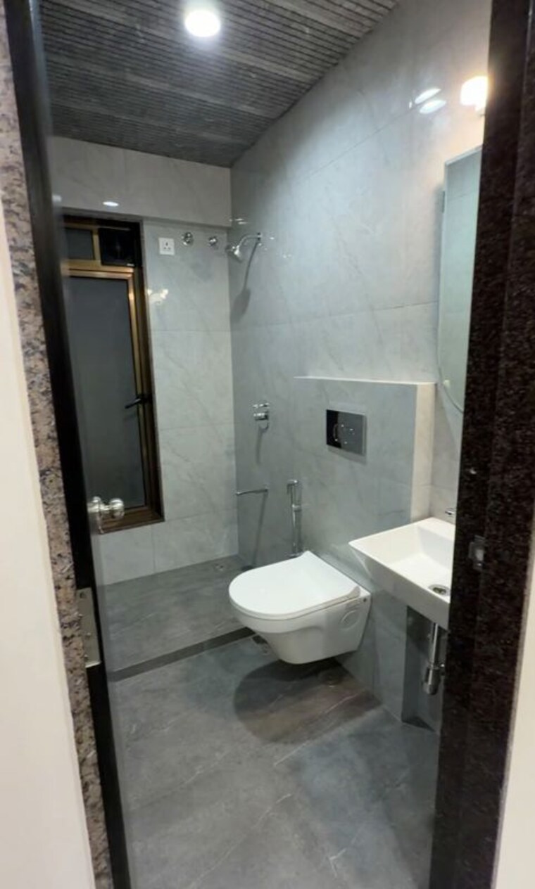 Bathroom, sri-arthaya 2 Bedroom 659 Sq.Ft. Apartment In Kandivali West Mumbai 10577412