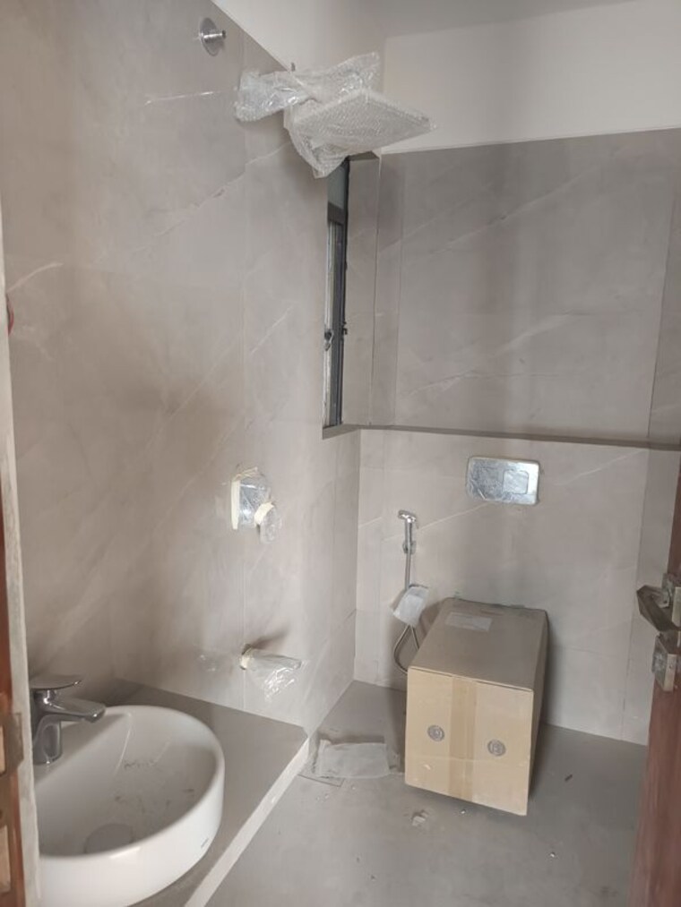 Bathroom, rangoli-goghari-mansion 3 Bedroom 1128 Sq.Ft. Apartment In Santacruz West Mumbai 9576825