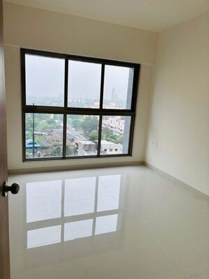 Room in 3 BHK Apartment at Raj Infinia, Malad West – for Rent