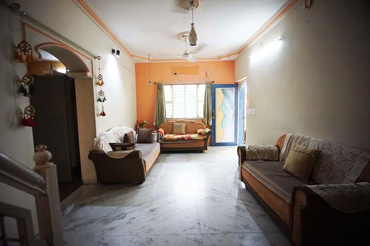 Living Room, satellite 4 Bedroom 235 Sq.Yd. Independent House In Satellite Ahmedabad 10577464