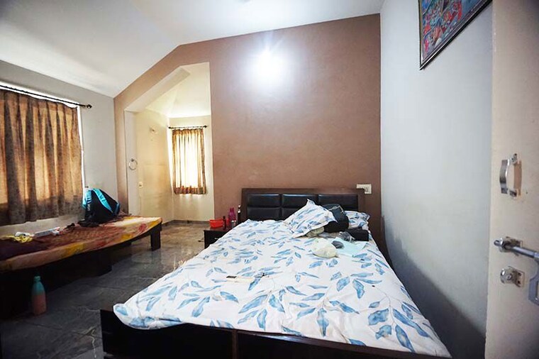 Bedroom, satellite 4 Bedroom 235 Sq.Yd. Independent House In Satellite Ahmedabad 10577464