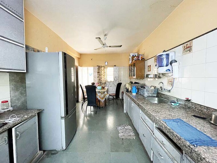 Living Room, satellite 4 Bedroom 235 Sq.Yd. Independent House In Satellite Ahmedabad 10577464