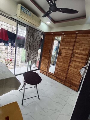Team Area in Studio Apartment at Summit Apartment, Goregaon East – for Rent