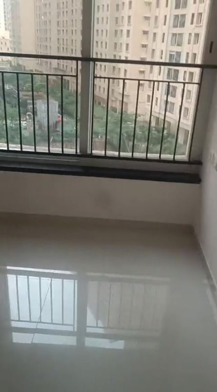 Balcony, rustomjee-urbania-azziano 2 Bedroom 700 Sq.Ft. Apartment In Thane West Thane 10577475