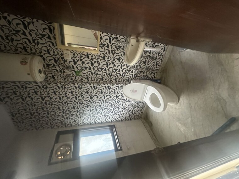 Attached Bathroom, jangpura 1 Bedroom 550 Sq.Ft. Apartment In Jangpura Delhi 10577468