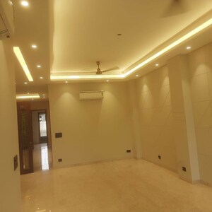 Room in 3 BHK Builder Floor at Greater Kailash ii – for Rent