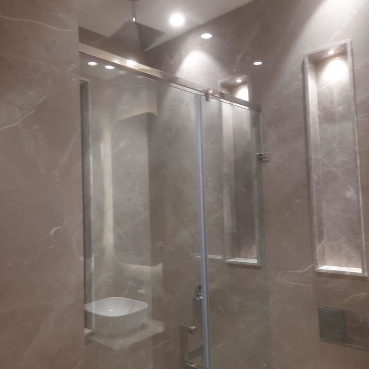Bathroom, greater kailash ii 3 Bedroom 250 Sq.Yd. Builder Floor In Greater Kailash ii Delhi 10577481