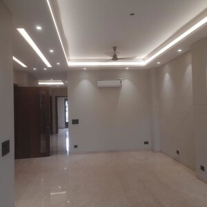 Room in 3 BHK Builder Floor at Greater Kailash ii – for Rent