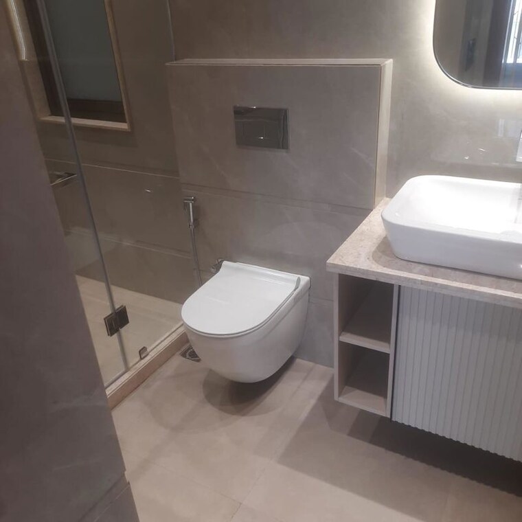 Bathroom, greater kailash ii 3 Bedroom 250 Sq.Yd. Builder Floor In Greater Kailash ii Delhi 10577481