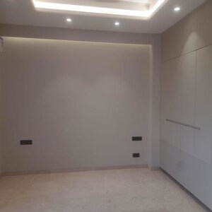 Room in 3 BHK Builder Floor at Greater Kailash ii – for Rent