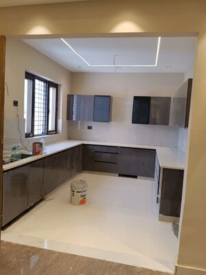 Kitchen in 3 BHK Builder Floor at BPTP District 3, Sector 85 – for Sale