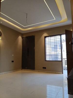 Room in 3 BHK Builder Floor at BPTP District 3, Sector 85 – for Sale