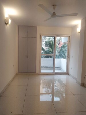 Room in 3 BHK Builder Floor at Greater Kailash ii – for Rent